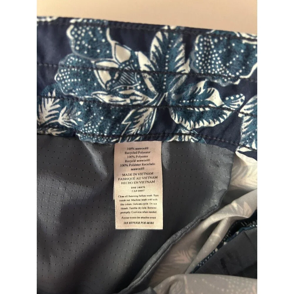Faherty Men’s Sunwashed Floral Board Shorts Size 40 NWT